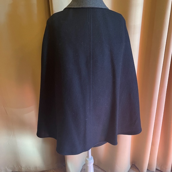 NEW! BCBGeneration Two Toned, Double Breasted Cape Coat, Jacket Size XS - Picture 7 of 11
